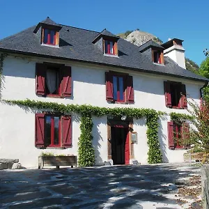 Le Domaine Du Mont De Gez Guest house